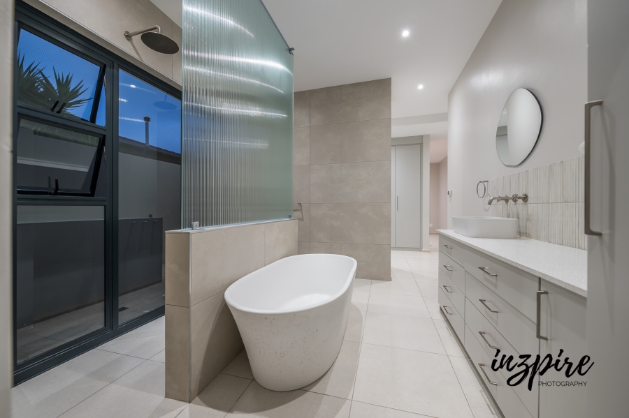3 Bedroom Property for Sale in Village On Sea Western Cape